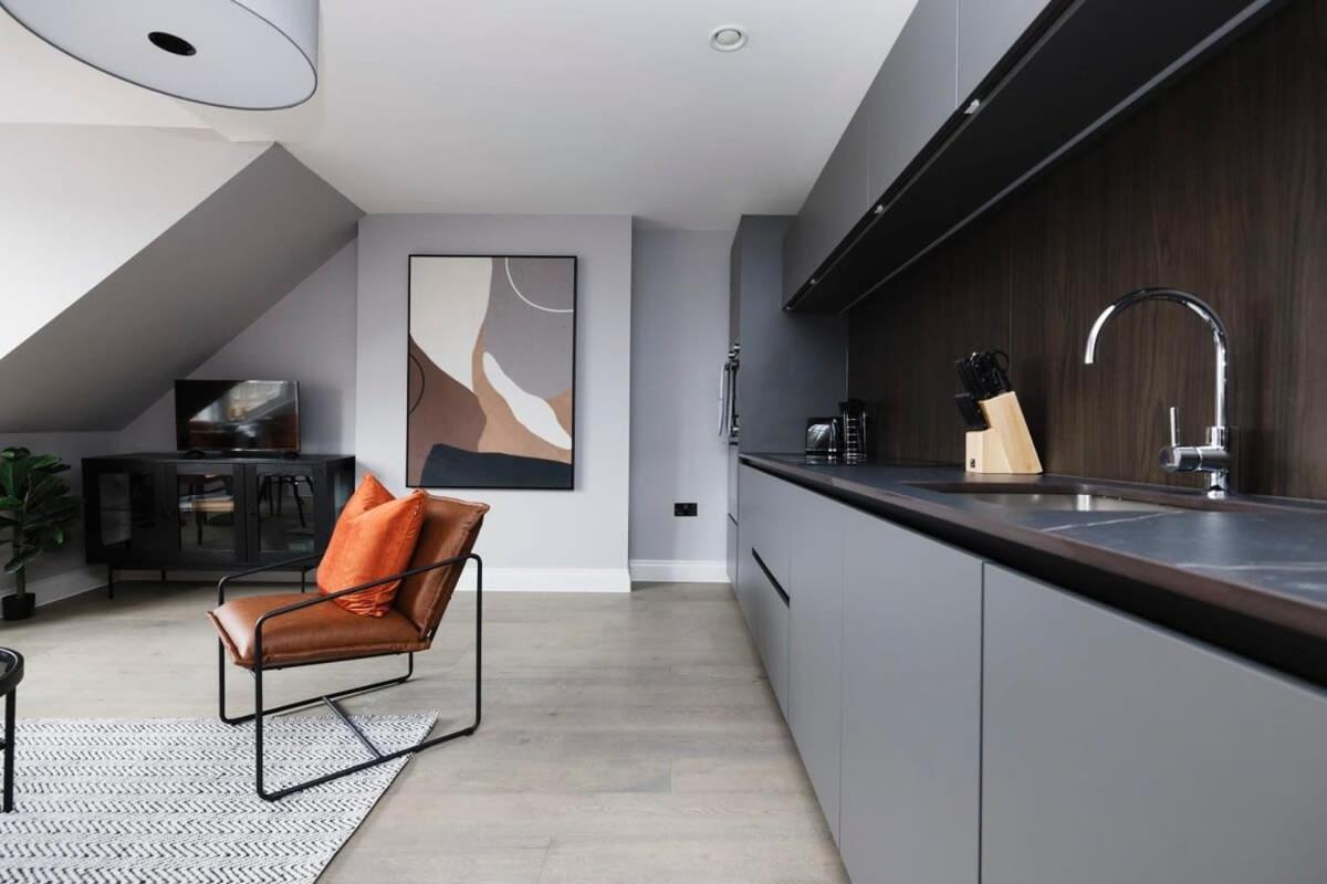 Dragon Suites - City Centre Castle View 1 Bed Apartment EDI Exterior photo