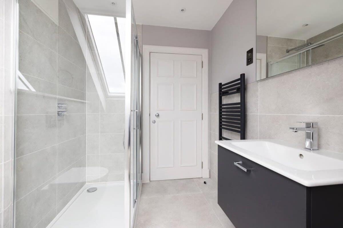 Dragon Suites - City Centre Castle View 1 Bed Apartment EDI Exterior photo